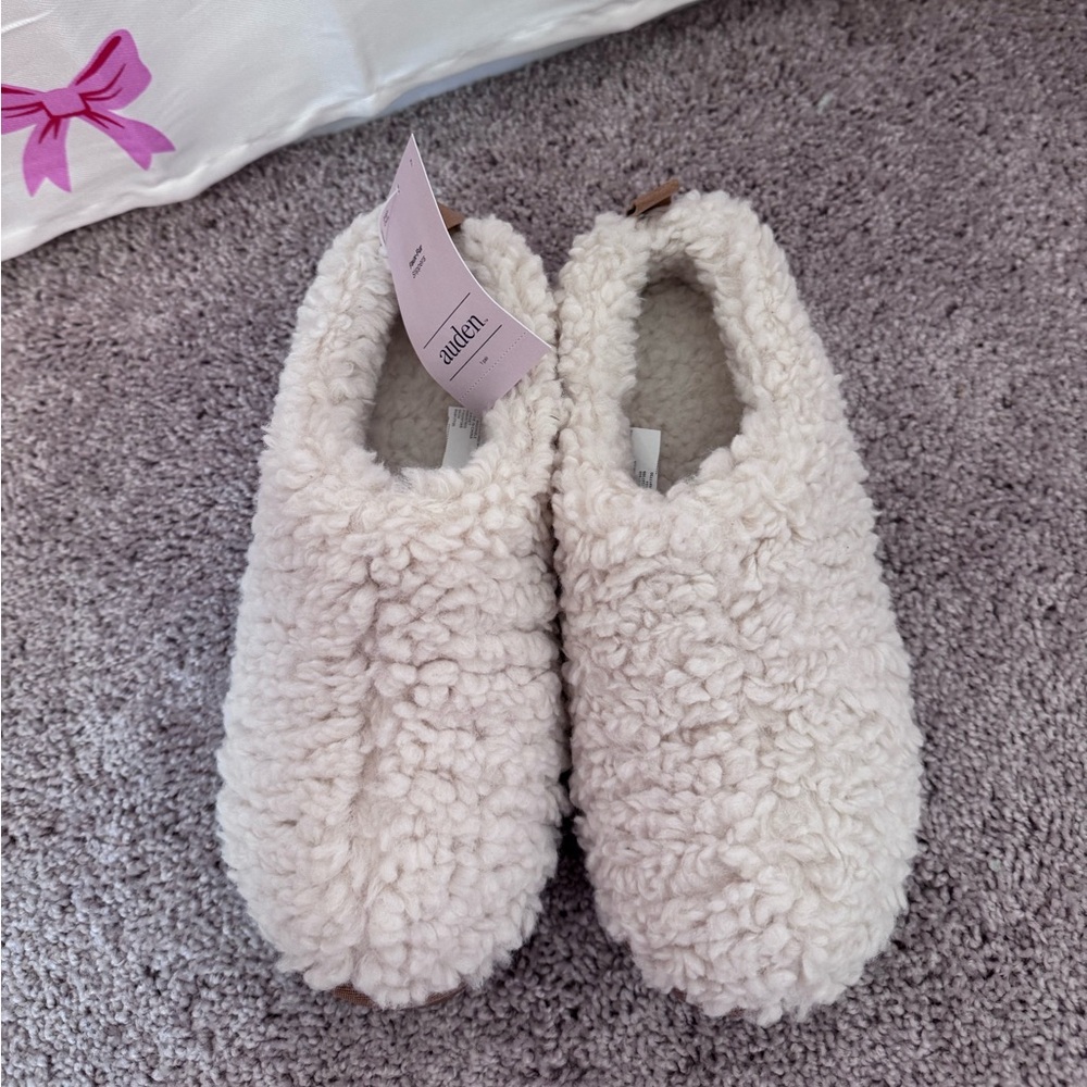 NWT Auden Cream and Brown Faux-Fur Slippers